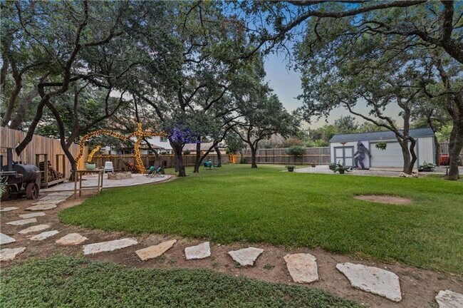 Building Photo - 4-bedroom, 1-story home with dedicated office space and large backyard!