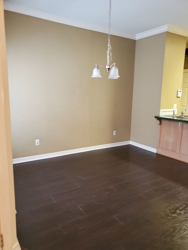 Building Photo - 3635 Green Acres Dr