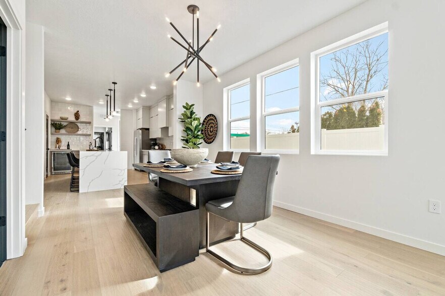 Building Photo - 1530 S Denver Ave