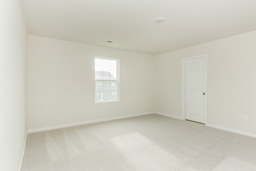 Building Photo - 2801 Oldfield Dr