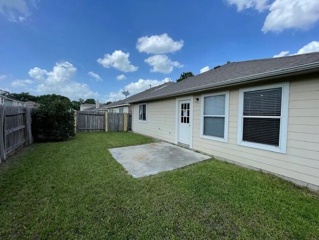 Building Photo - 21222 Rezanof Rd