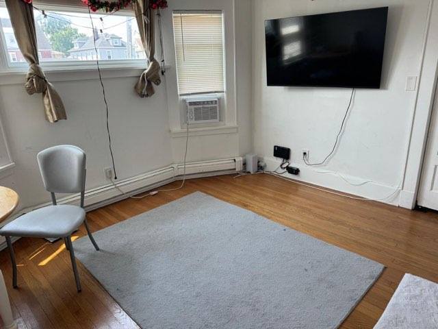 Building Photo - 647 Anderson Ave