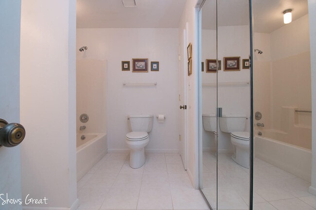 Building Photo - One Level 2 Bedroom, 2 Bath Condo in SW City