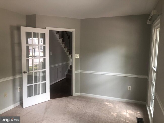 Building Photo - 8104 Overlake Ct