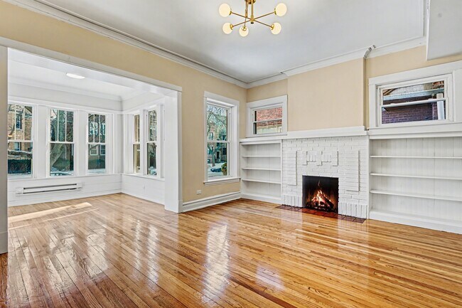 Living Room - 6444 N Magnolia Ave