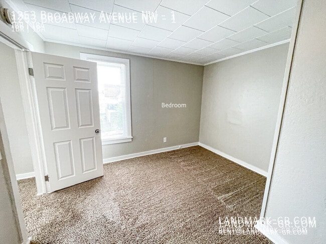 Building Photo - 1253 Broadway Ave NW