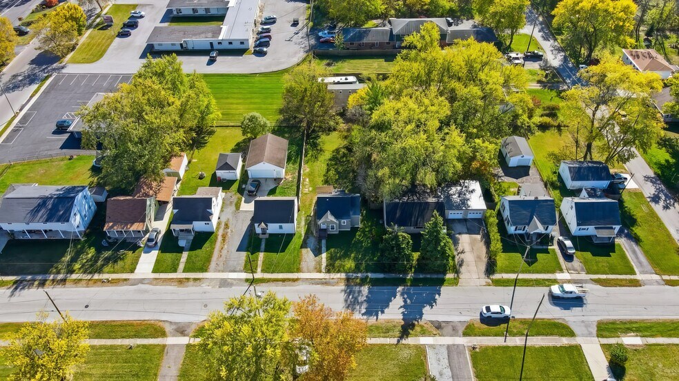 Building Photo - 149 W Lane Ave