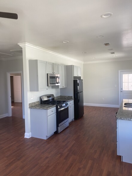 Kitchen - 3426 Pakenham Dr