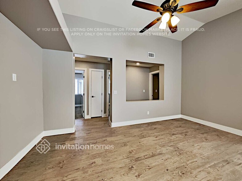 Building Photo - 9600 Sky Hollow Dr