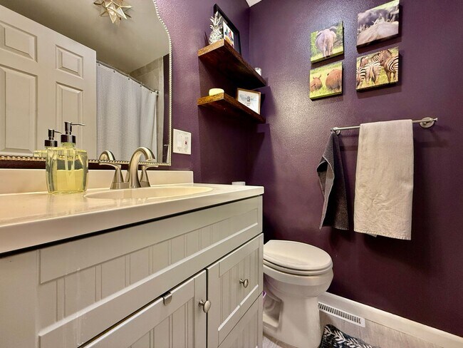 Building Photo - Charming Updated 3-Bedroom Home in Pleasant Valley