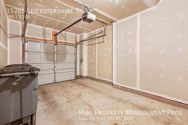 Building Photo - 15265 Leicestershire St