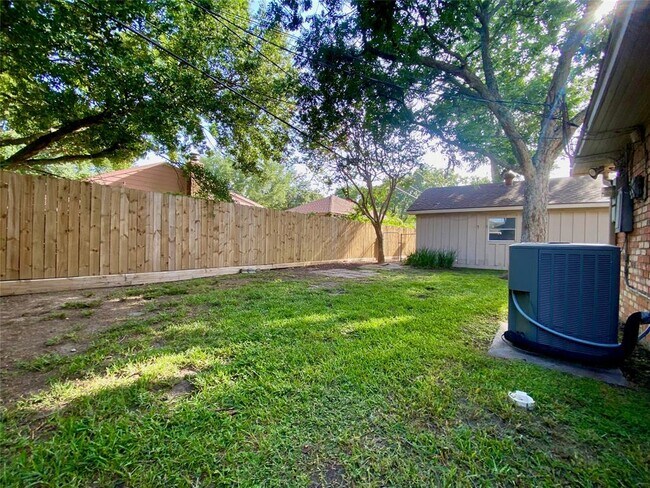 Building Photo - 2206 Tannehill Dr