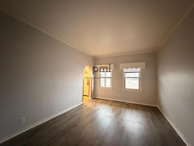 Building Photo - 814 Summer St