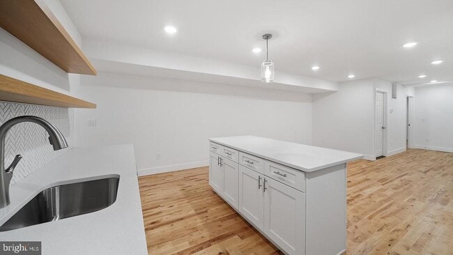 Building Photo - 512 S 4th St