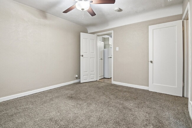 Building Photo - $1,245.95 with Half Off Second Month’s rent until 08/31/26 only, 1 Bed - 1 Bath, Condo in Denver ...