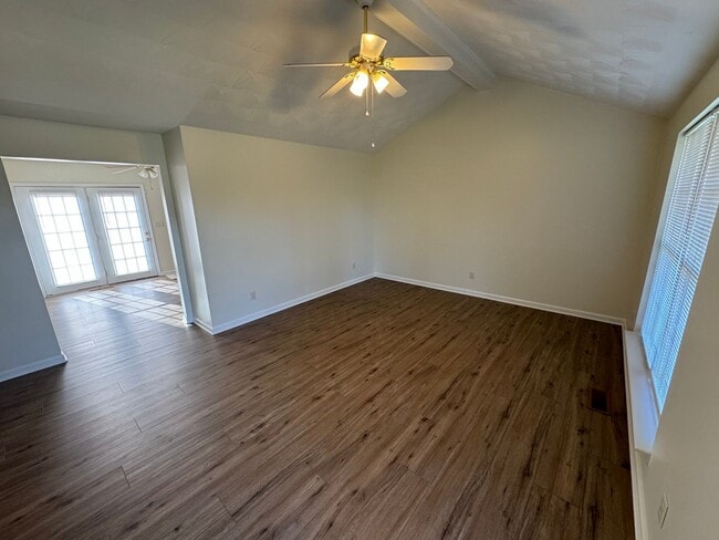 Building Photo - Ranch style 3 Bedroom and 2 Full Baths Home