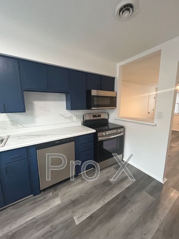 Building Photo - 1851 W Deane St