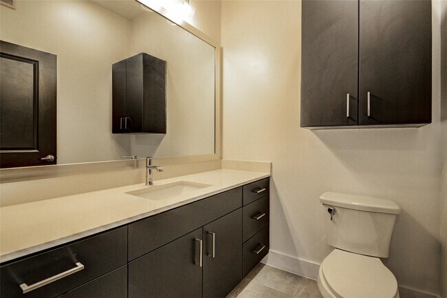 Building Photo - 6400 Washington St