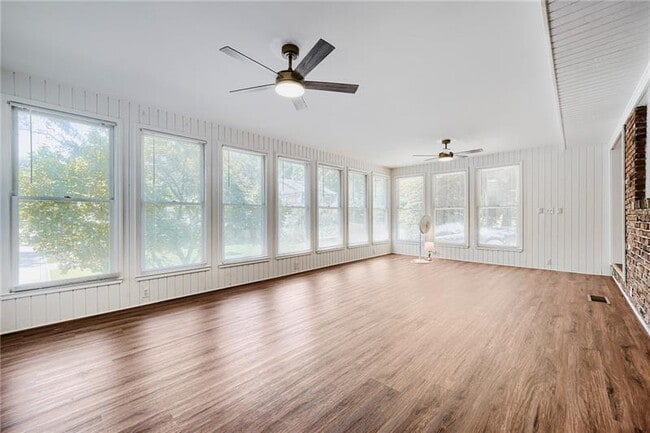 Building Photo - 1278 Fairhill Ln NE