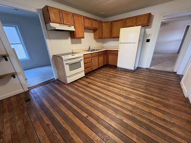 Building Photo - 50 Sullivan Rd