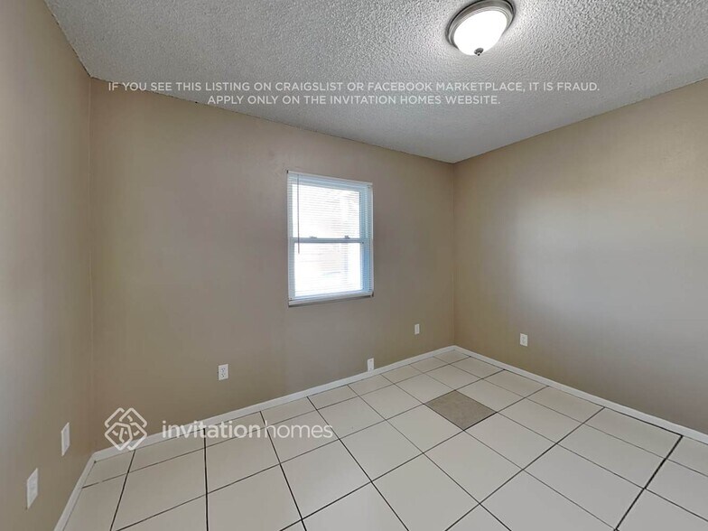 Building Photo - 11511 E Broadway Rd