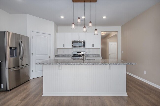 Building Photo - 700 Pintail Pointe