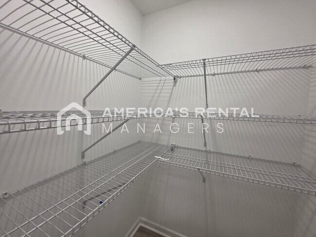 Building Photo - 10303 Bramlett Way