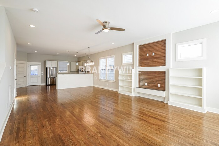 Building Photo - 563 Tulip Grove Rd