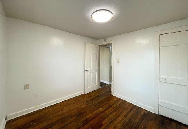 Building Photo - 3 Bedroom 1 Bathroom house