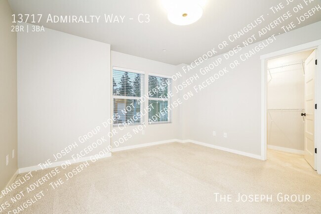 Building Photo - 13717 Admiralty Way