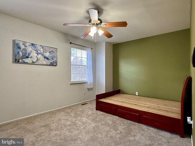 Building Photo - 9 Ingrid Ct