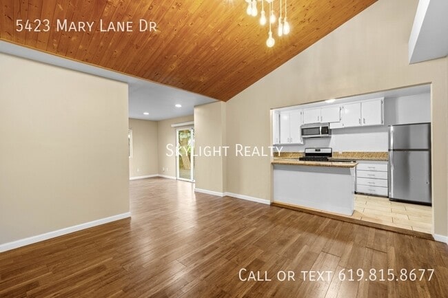 Building Photo - 5423 Mary Ln Dr