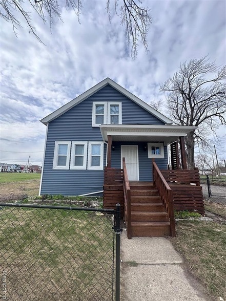 Primary Photo - 8857 Charlevoix St