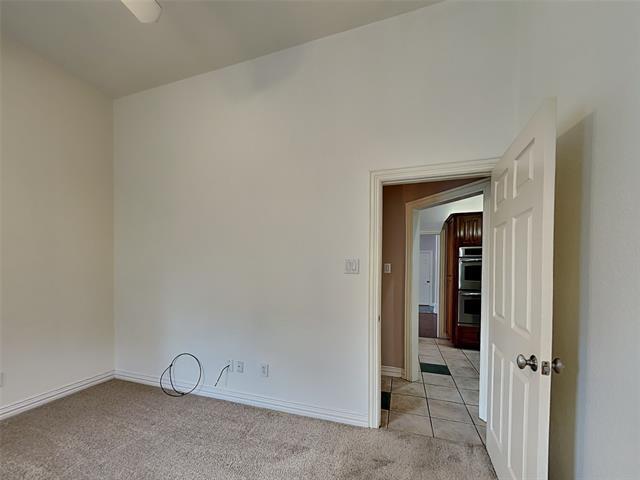 Building Photo - 807 Heather Ln