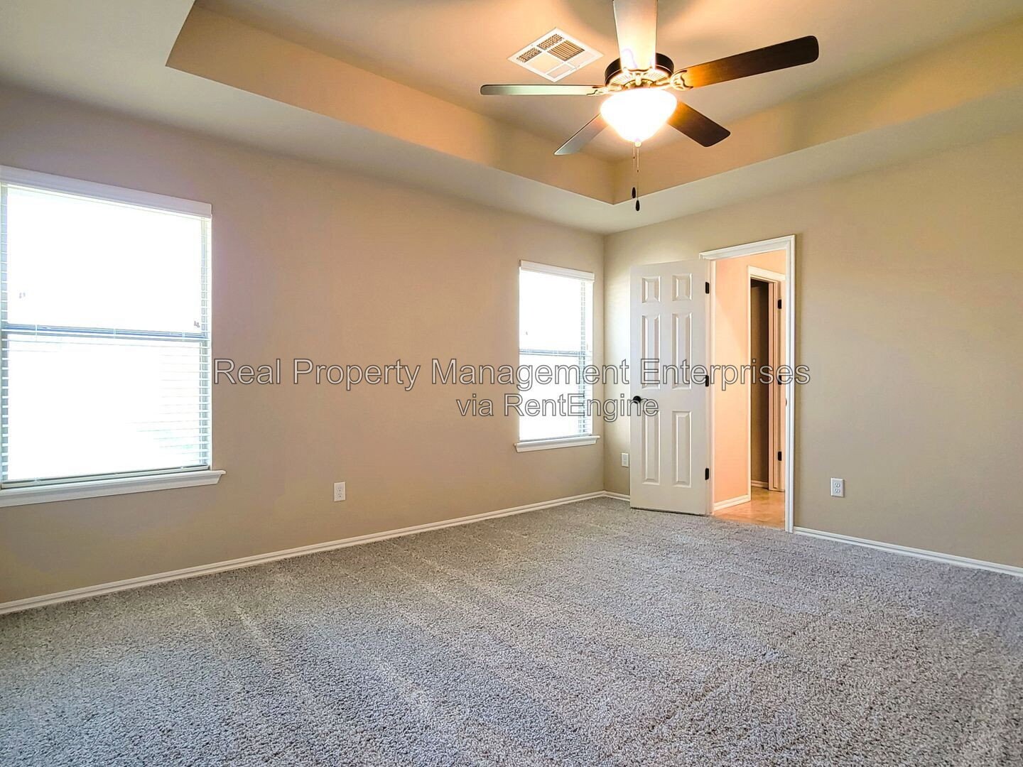 Building Photo - 4500 Oasis Ct