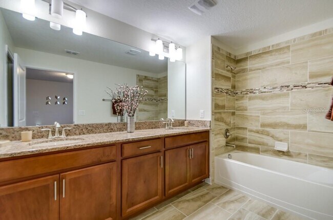 Building Photo - 9047 Dogleg Dr