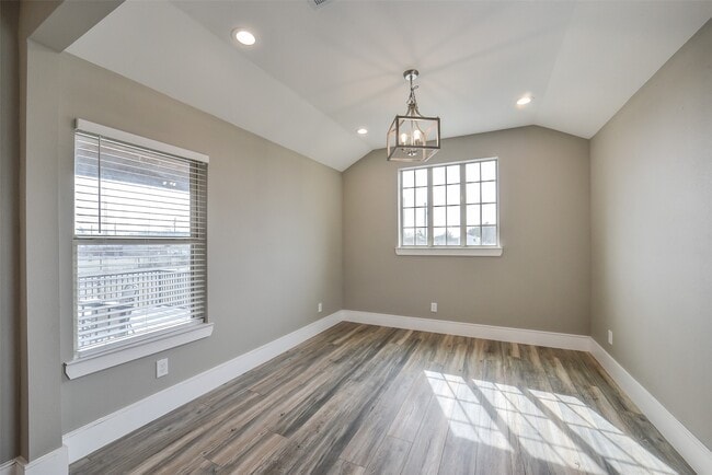 Building Photo - 1025 Arizona Dr