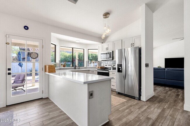 Building Photo - 5015 E Karen Dr
