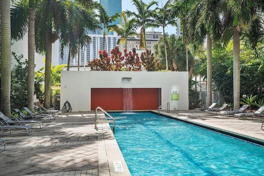 Building Photo - 133 NE 2nd Ave