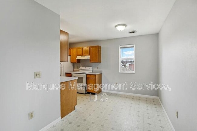 Building Photo - 118 Talon Pl