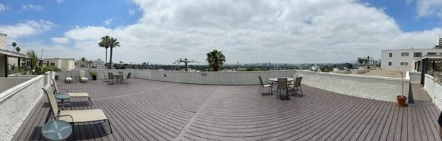 Building Photo - 8400 De Longpre Ave