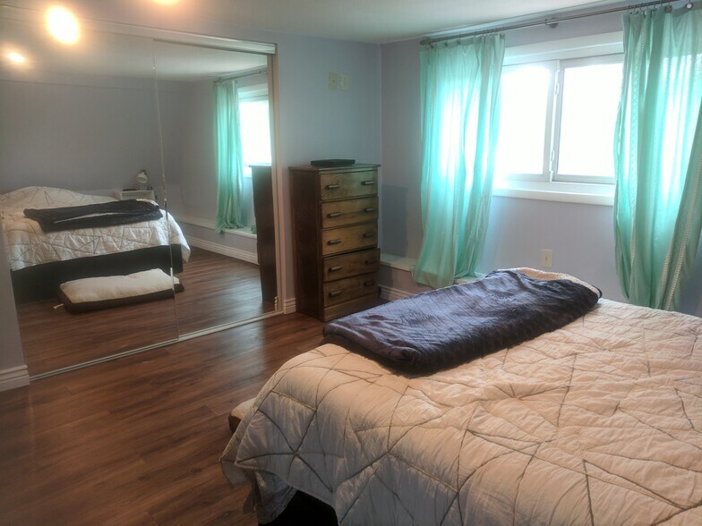 Building Photo - 7655 E 19th Ave