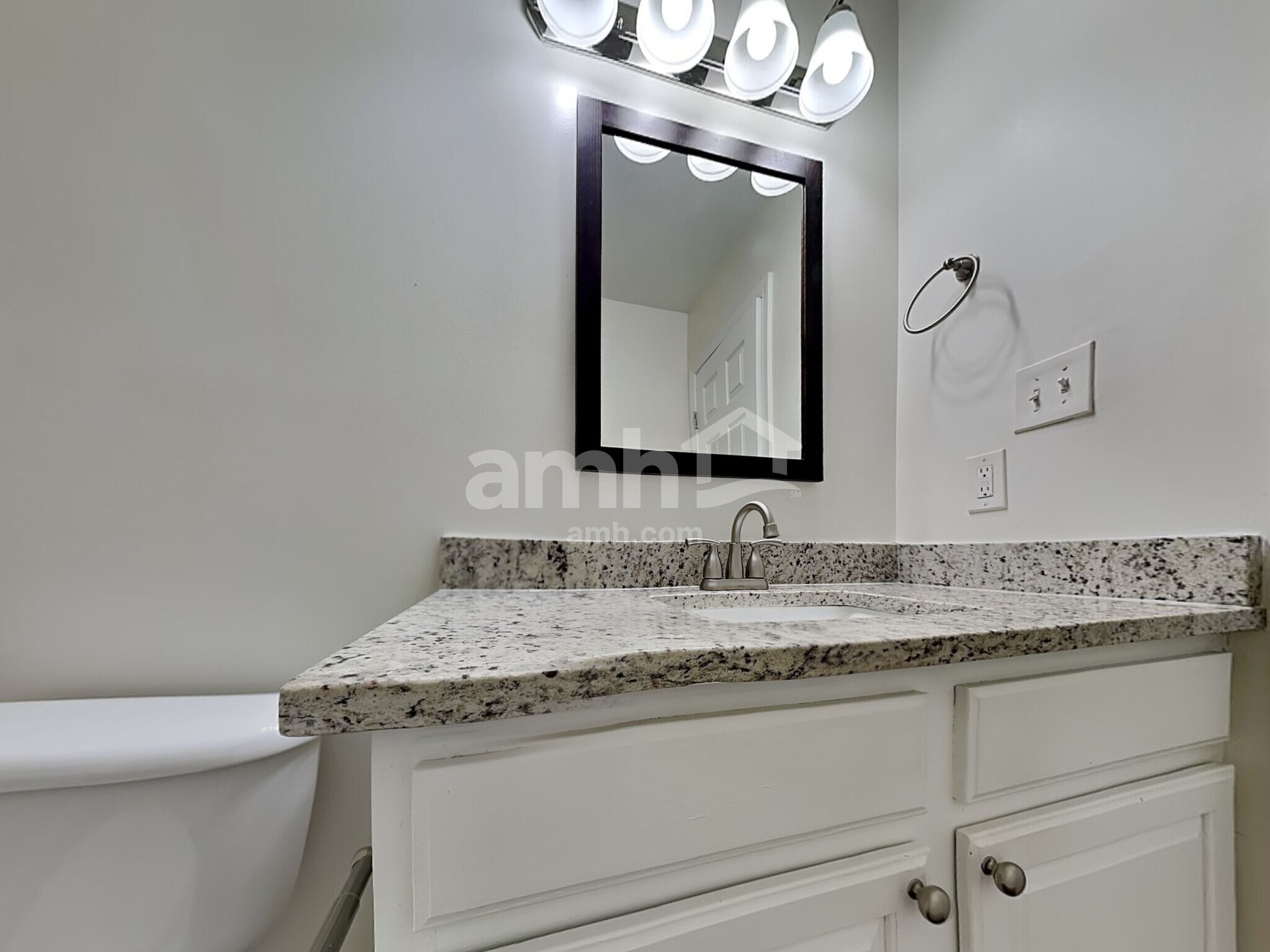 Building Photo - 3709 Chancellorsville Ct