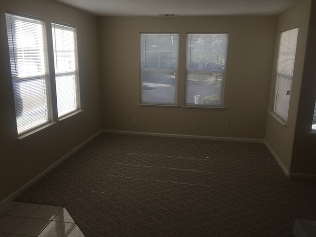 Building Photo - 772 Montecito Ct