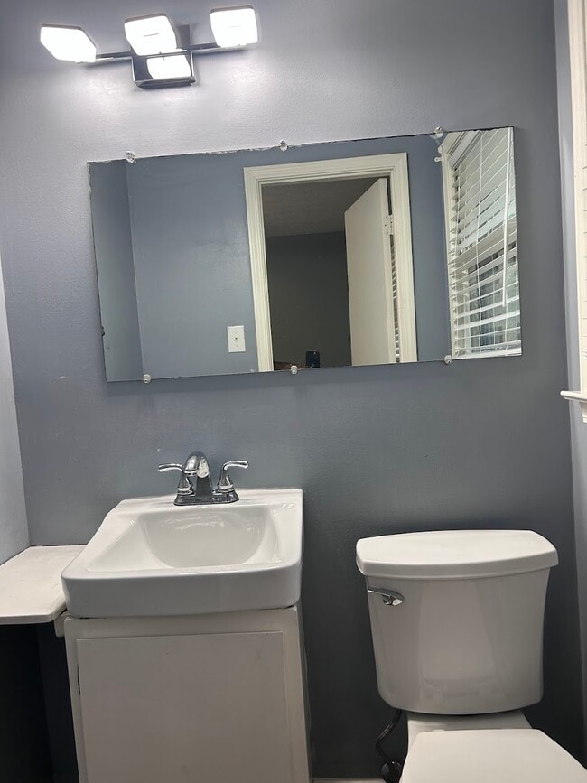 Building Photo - 4180 Fox Ct