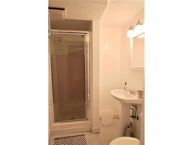 Building Photo - 1501 W 28th St