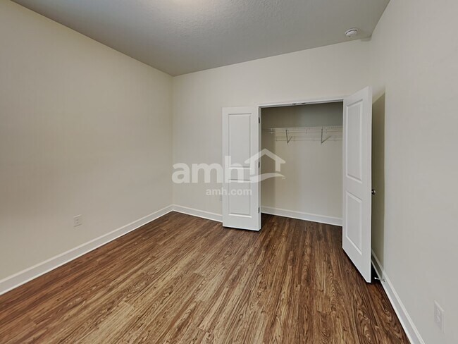 Building Photo - 307 Pine Terrace Dr