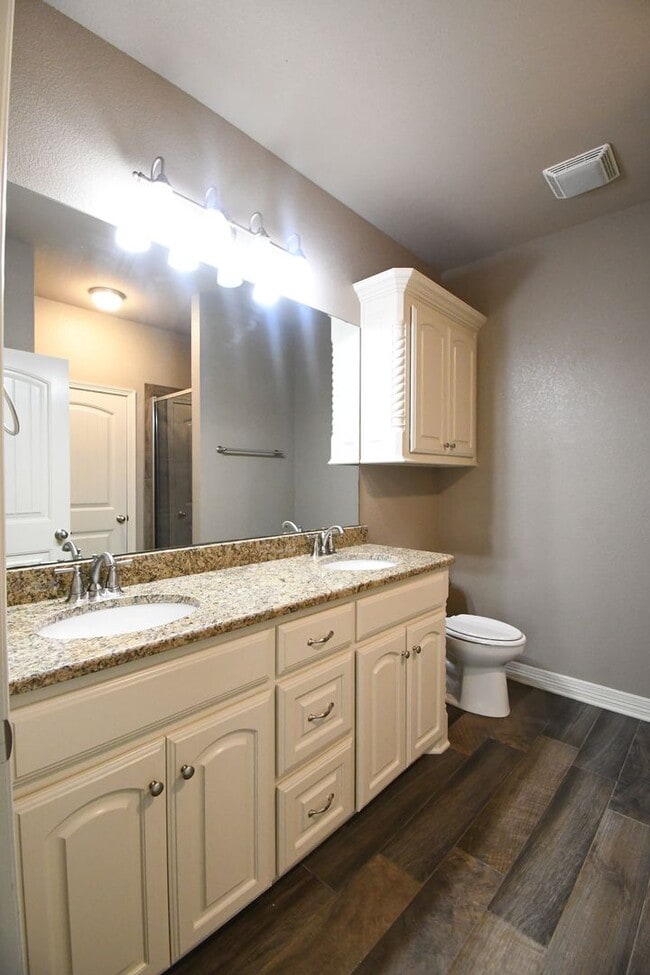 Building Photo - Modern 3-Bedroom 2 Bath Duplex in South Tyler