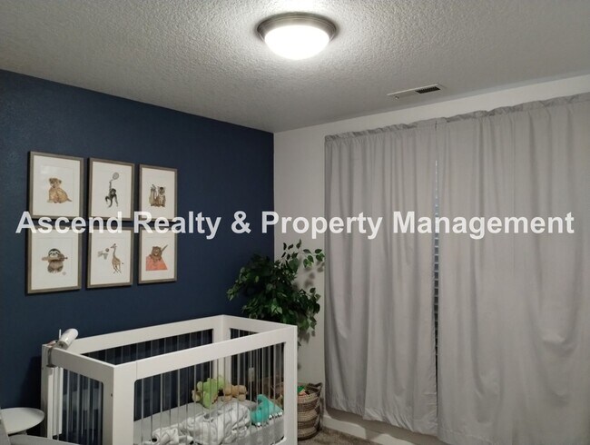 Building Photo - Like New 4 Bed Beauty Full Bed & Bath on Main Next to Commonwealth Lake & Minutes to Cedar Hills ...