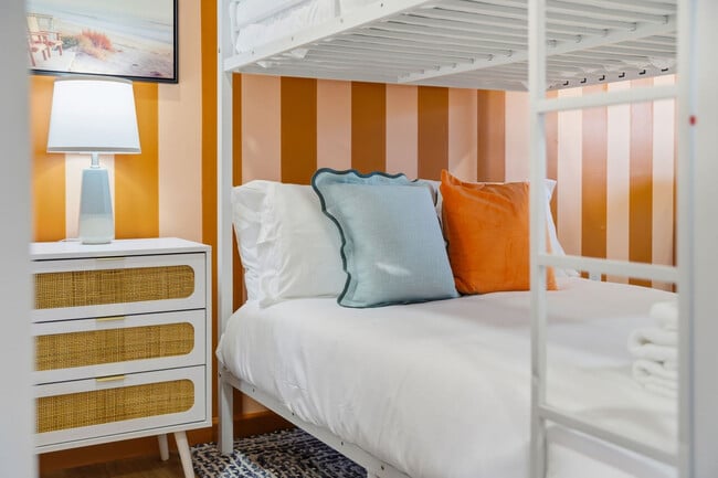 Building Photo - 1132 Gershwin Dr